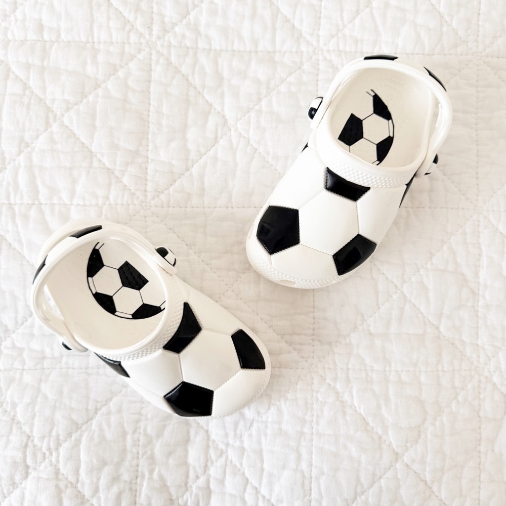 NEW CROCS Kids Classic Soccer Ball Clog Black White 9 NWOT